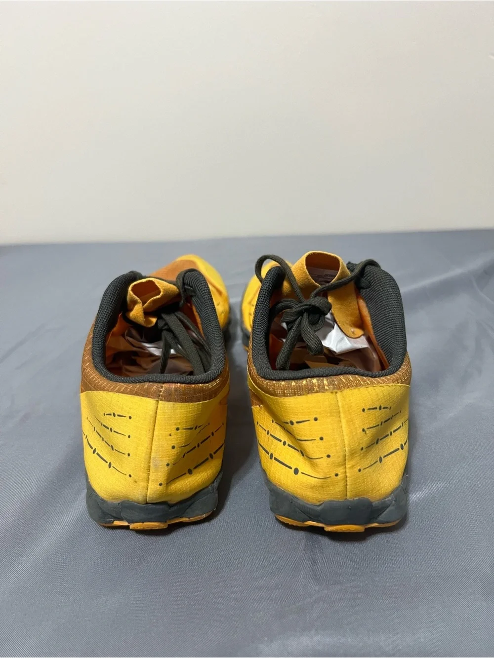 New Balance Minimus Shoes Mens Size 9 Orange Vibram Trail Sneaker MT00CO